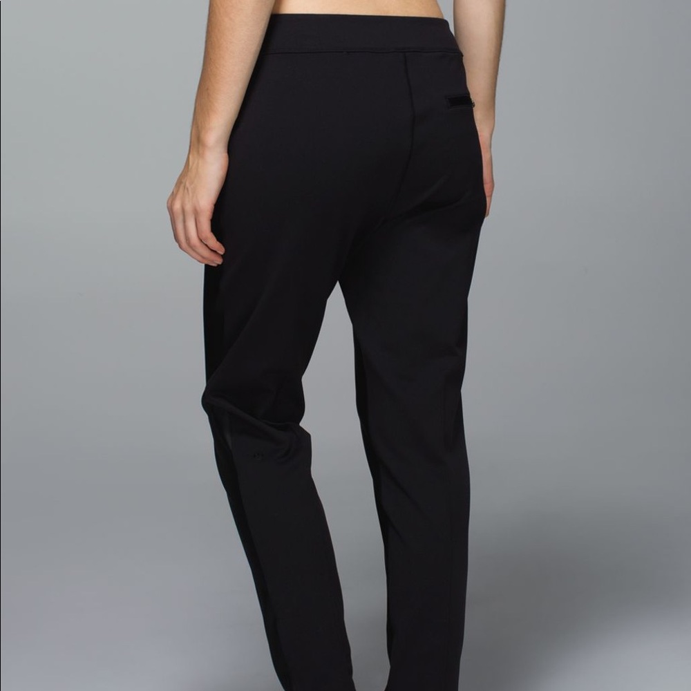 Black Lululemon trousers